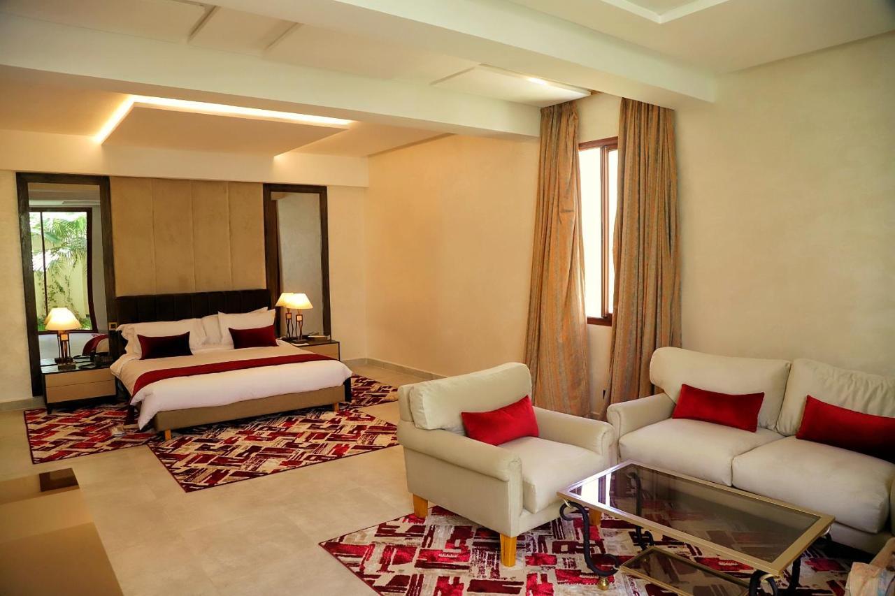 אל-עיון Hotel Parador מראה חיצוני תמונה