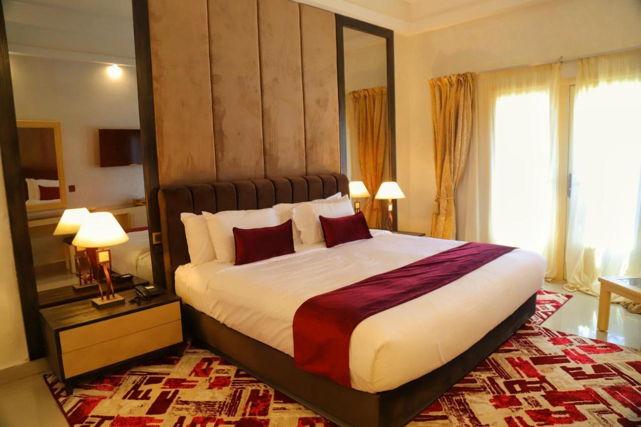 אל-עיון Hotel Parador מראה חיצוני תמונה